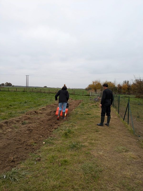 Des élèves de STAV en action pour un projet agroécologique et durable 🐔🌱